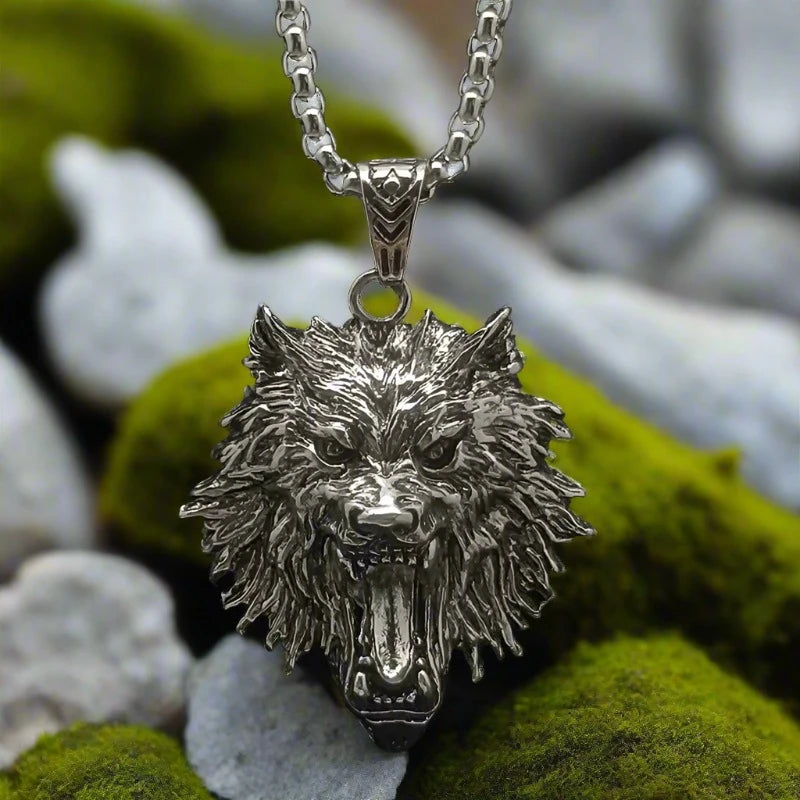 Wolf deals pendant necklace