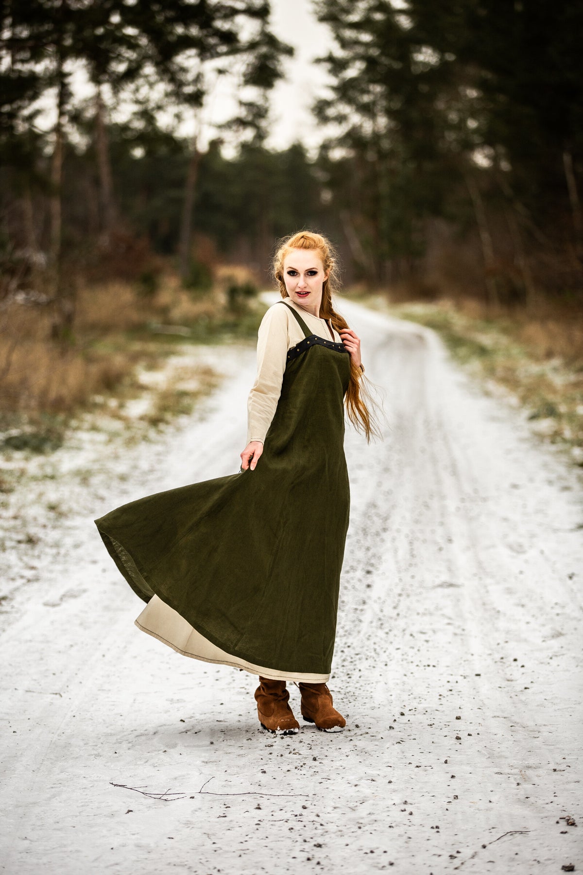 Viking Over Dress in Linen - Green