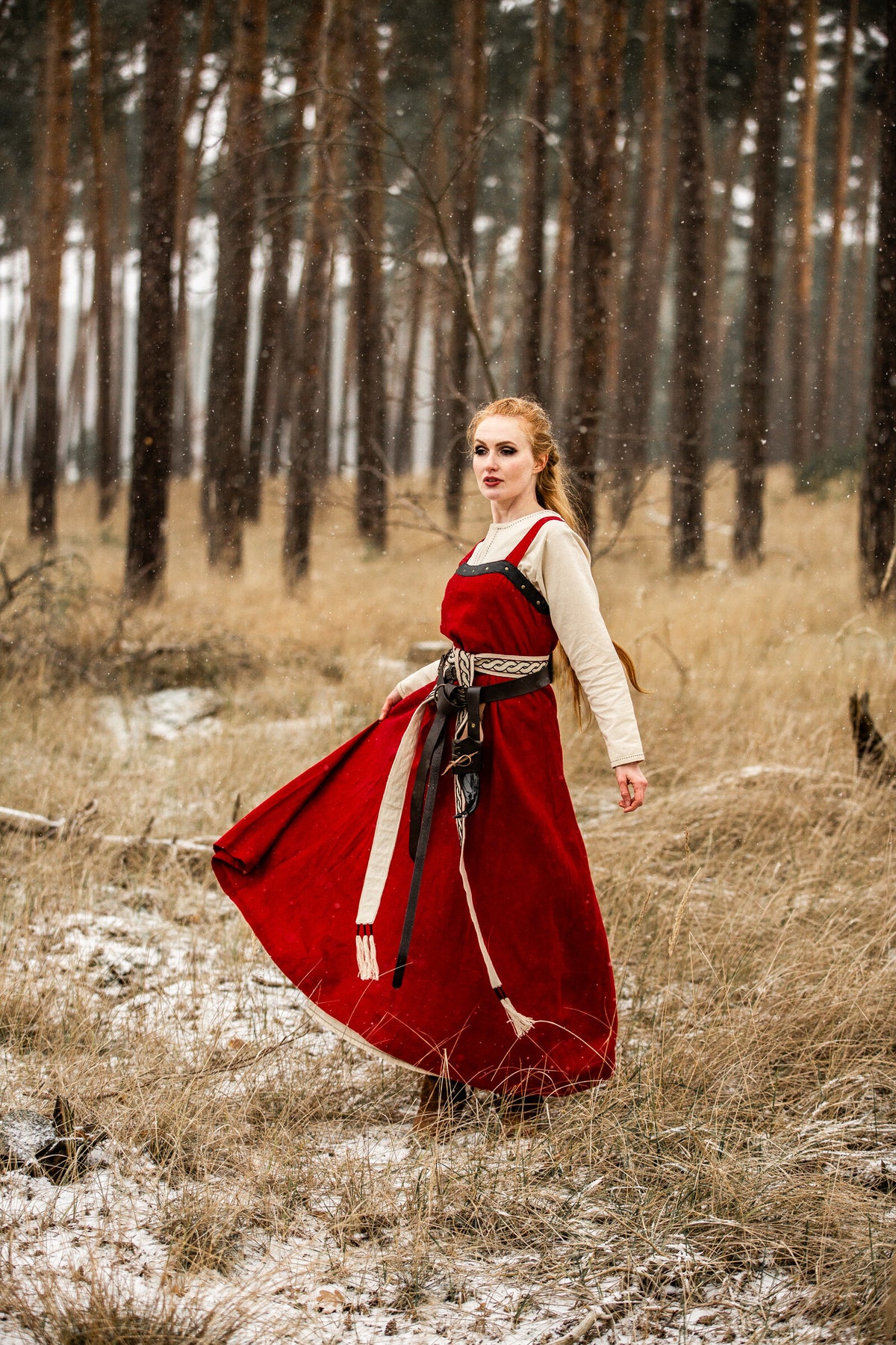 Viking Over Dress in Linen - Red