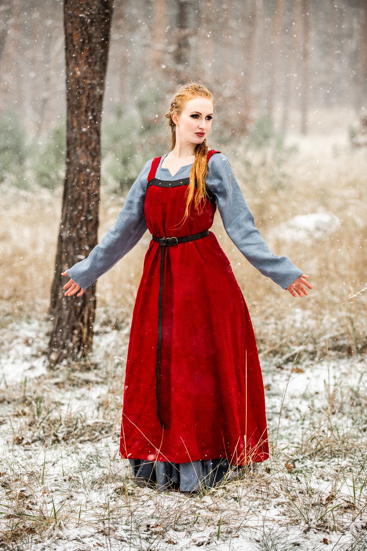 Viking Over Dress in Linen - Red